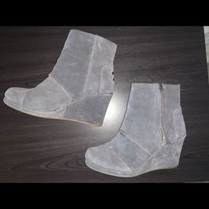 Toms desert wedge booties navy blue